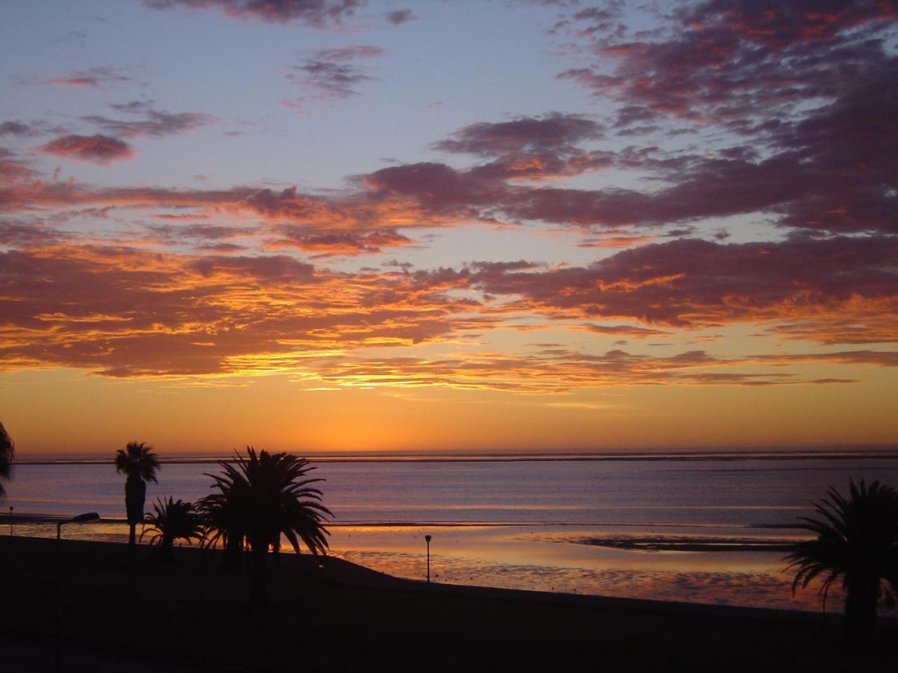 Bella Luna Bed And Breakfast Walvis Bay Exterior foto